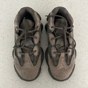 Yeezy 500 “Brown clay”